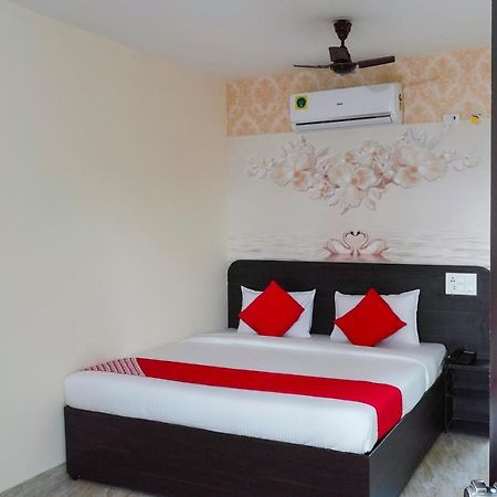 Oyo Flagship 68474 Hotel Viraj Pune Eksteriør billede
