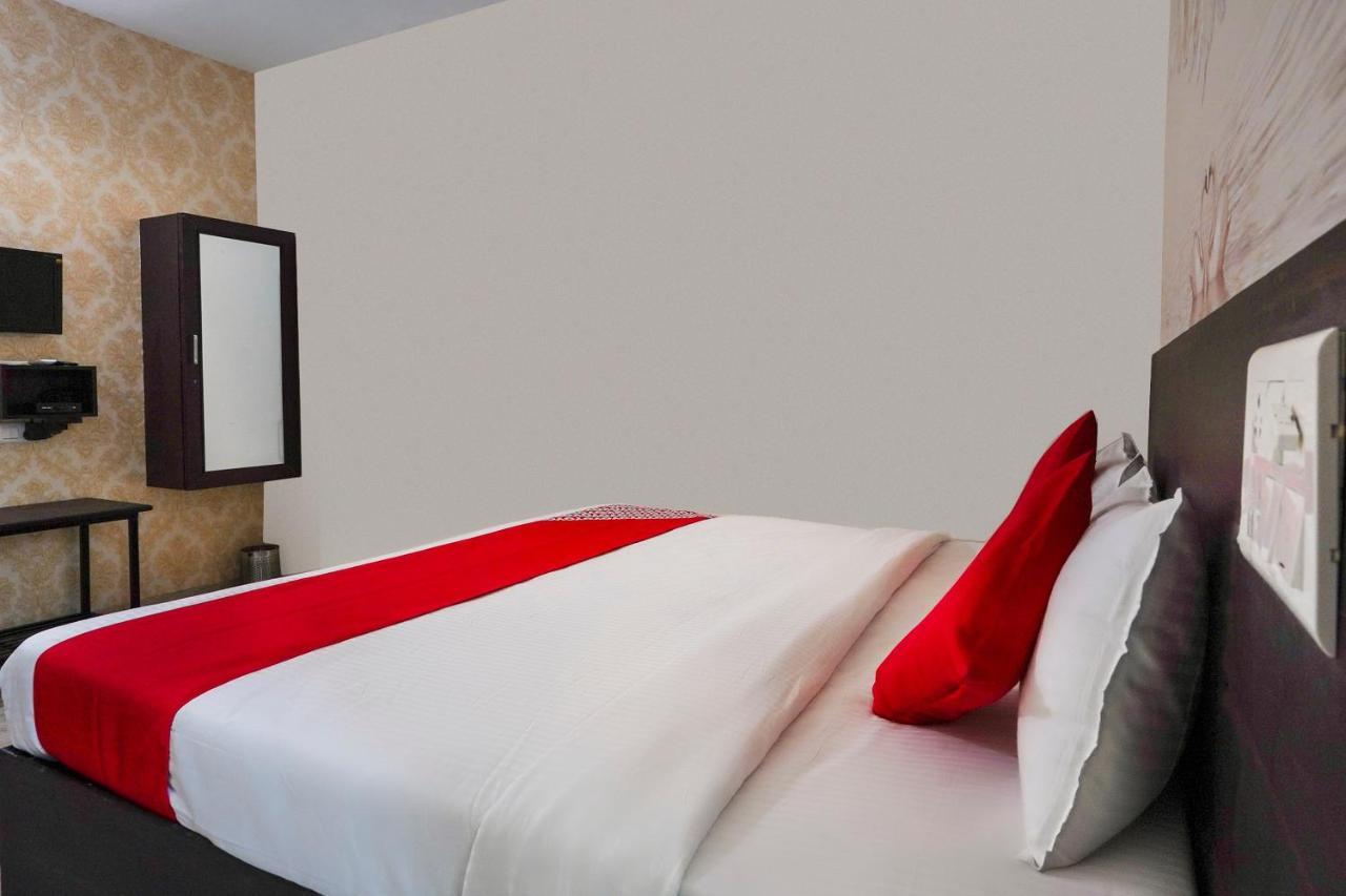 Oyo Flagship 68474 Hotel Viraj Pune Eksteriør billede