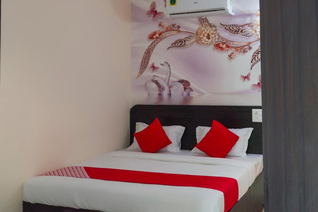 Oyo Flagship 68474 Hotel Viraj Pune Eksteriør billede
